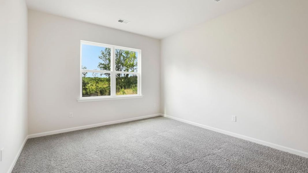 Spacious, unfurnished interior of a new home in Hunters Ridge, Woodruff (Image 32).
