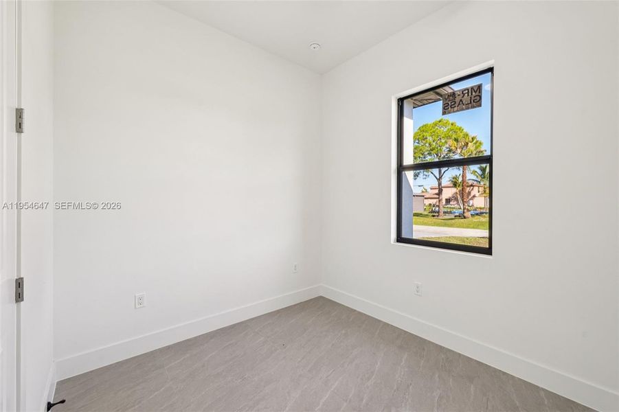Spacious, unfurnished interior of a new home in , Lehigh Acres (Image 16).