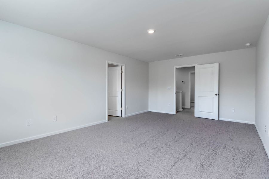 Representative unfurnished interior of a home built from the HAYDEN by D.R. Horton in South Haven, Camden (Image 19).