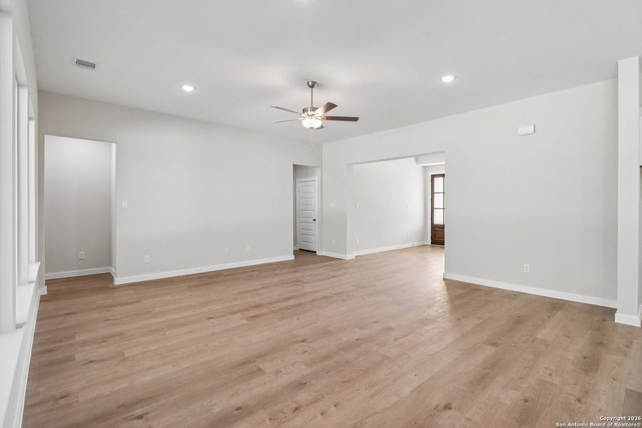 Spacious, unfurnished interior of a new home in Bonita Vista, Pleasanton (Image 13). Spacious, unfurnished interior of a new home in Bonita Vista, Pleasanton (Image 13).