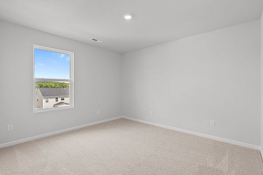 Spacious, unfurnished interior of a new home in Hanes Lake, Winston-Salem (Image 43). Spacious, unfurnished interior of a new home in Hanes Lake, Winston-Salem (Image 43).