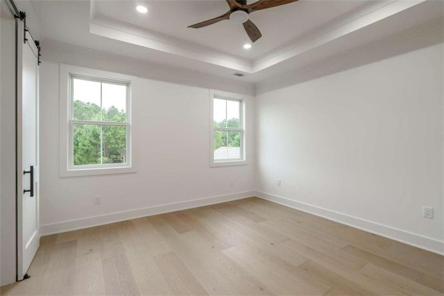 Spacious, unfurnished interior of a new home in , Monroe (Image 68).