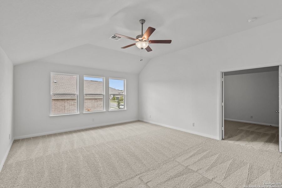 Spacious, unfurnished interior of a new home in Homestead 75', Schertz (Image 25).