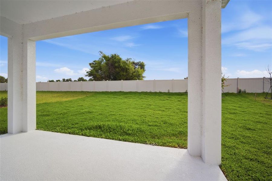 Exterior details and patio area of a home in Fieldstone, Plant City (Image 31).