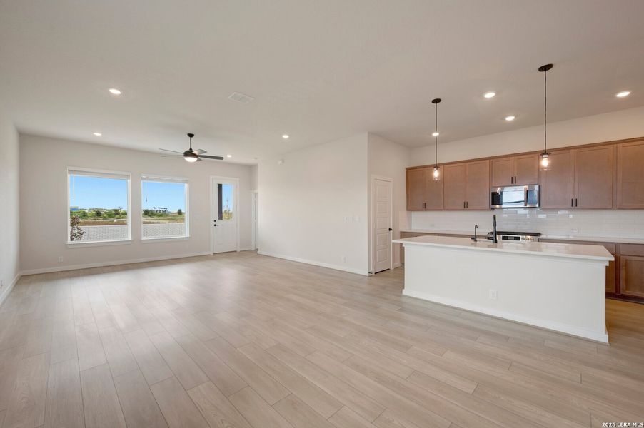 Spacious, unfurnished interior of a new home in Mayfair - Select Classic Series, New Braunfels (Image 20). Spacious, unfurnished interior of a new home in Mayfair - Select Classic Series, New Braunfels (Image 20).