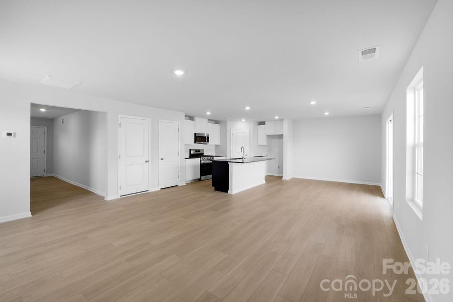 Spacious, unfurnished interior of a new home in Cleveland Hill, Shelby (Image 16).
