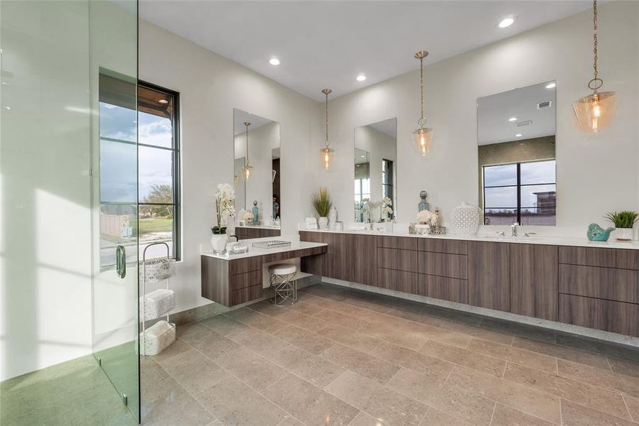 Furnished interior view inside a new home in Montclair, Prosper (Image 29).