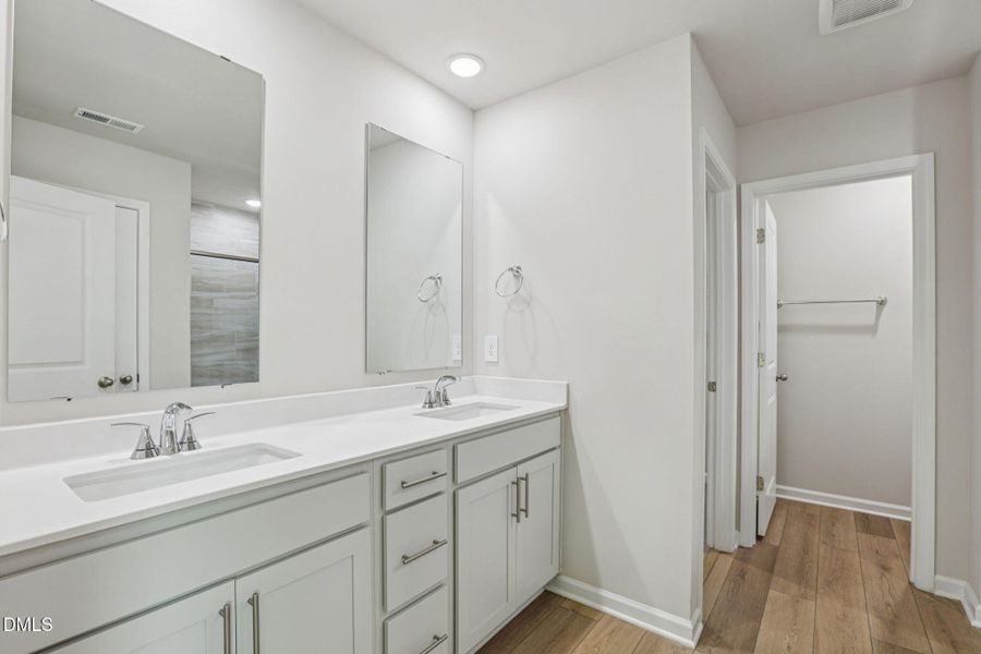 17-web-or-mls-Raleigh - Oak Manor - 908