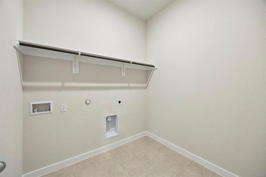 Spacious, unfurnished interior of a new home in Mercer Meadows, Royse City (Image 21).