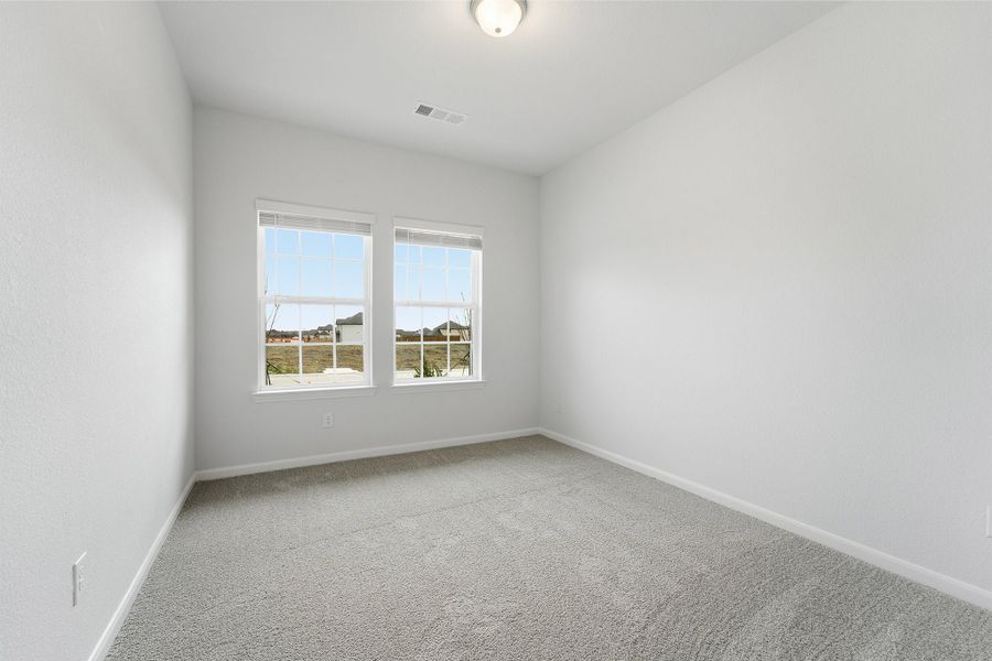 Spacious, unfurnished interior of a new home in Saddlebrook Estates, Waxahachie (Image 38).