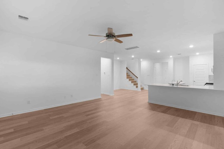 Spacious, unfurnished interior of a new home in Briarwood, Elgin (Image 16).