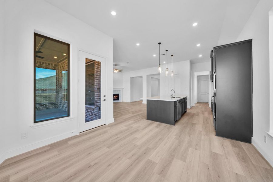 Spacious, unfurnished interior of a new home in Chambers Creek, Willis (Image 28).