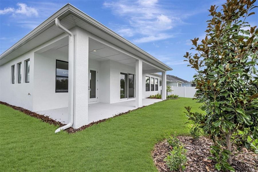 Exterior details and patio area of a home in Lakeview Crossing – Classic Series, Sarasota (Image 22). Exterior details and patio area of a home in Lakeview Crossing – Classic Series, Sarasota (Image 22).