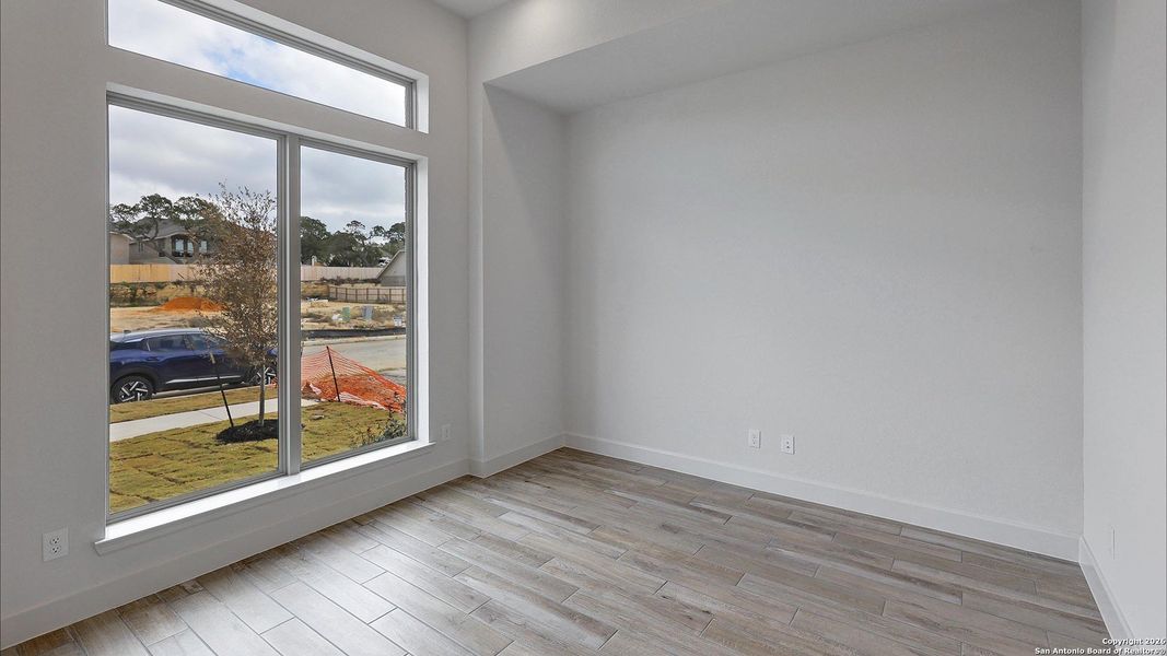 Spacious, unfurnished interior of a new home in Ranches At Creekside 55', Boerne (Image 33).