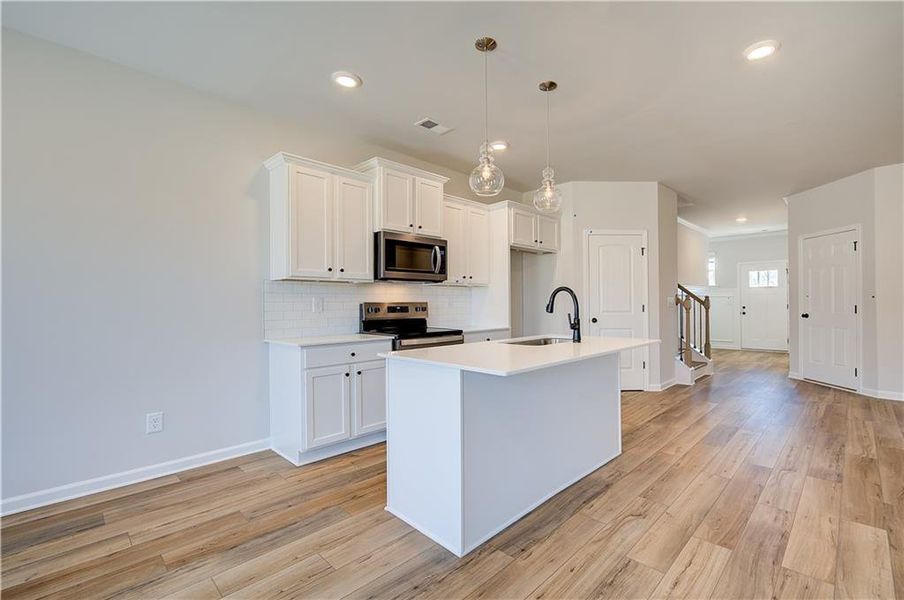 Furnished interior view inside a new home in Chapel Hill, Newnan (Image 7).