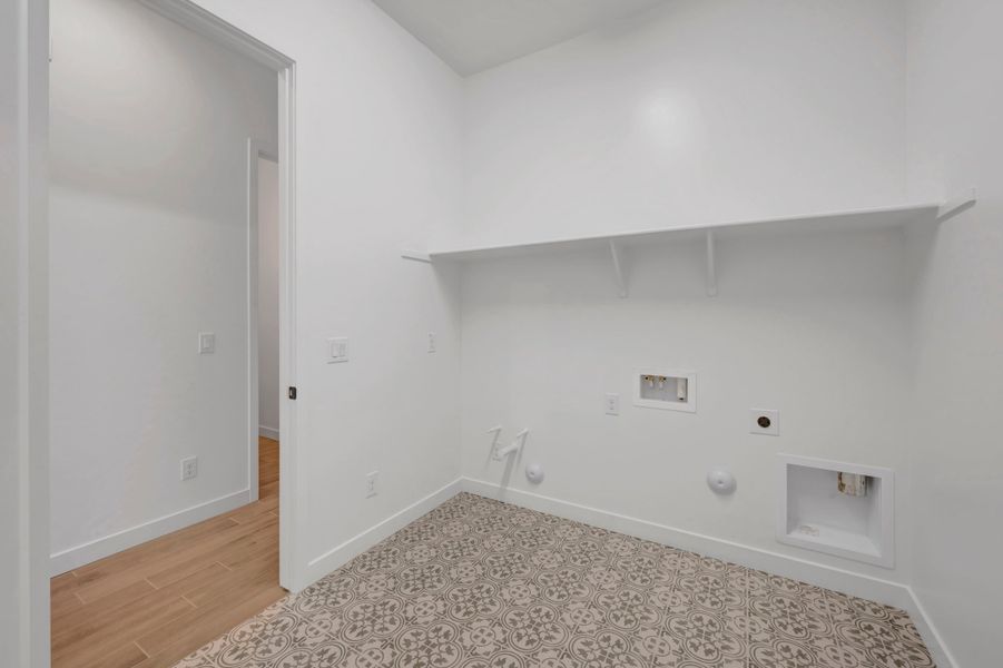 Spacious, unfurnished interior of a new home in Abel Ranch, Goodyear (Image 32).