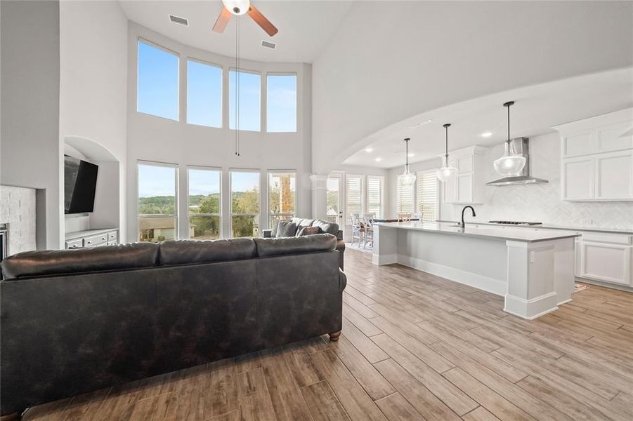 Image 8 of a home in Summit at Lake Travis.