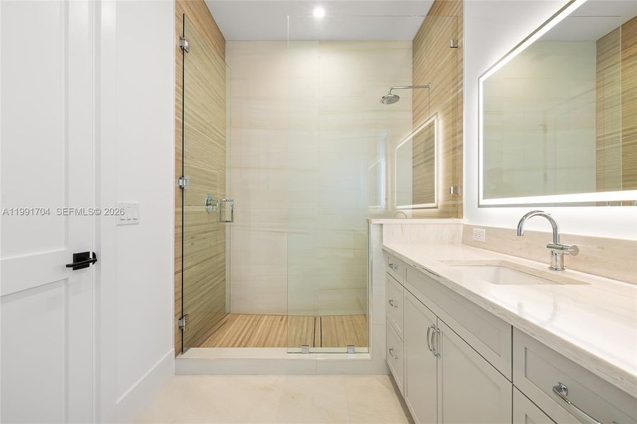 Furnished interior view inside a new home in , Palm Beach Gardens (Image 12).