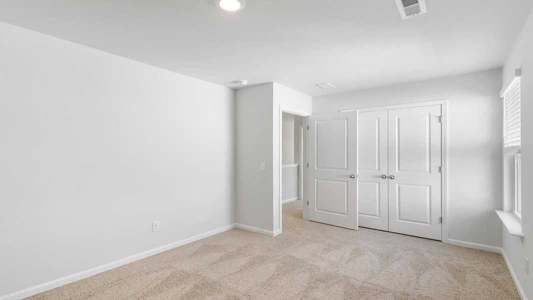 Spacious, unfurnished interior of a new home in Sheep Island, Summerville (Image 21).