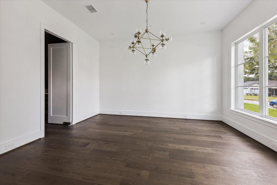 Spacious, unfurnished interior of a new home in , Houston (Image 19).