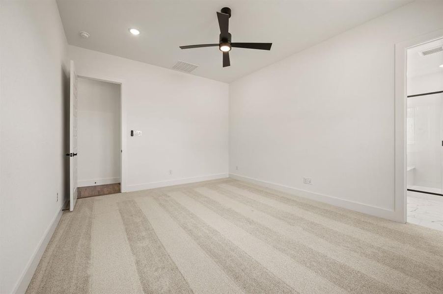 Spacious, unfurnished interior of a new home in Rocky Top Ranch, Reno (Image 28).