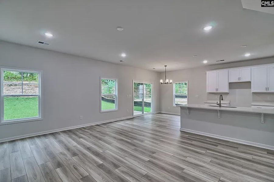 Spacious, unfurnished interior of a new home in Emanuel Creek, West Columbia (Image 26).