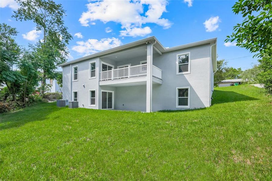 Exterior details and patio area of a home in , Deltona (Image 28).