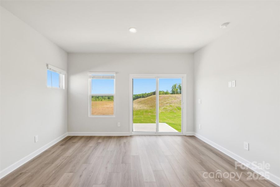 Spacious, unfurnished interior of a new home in Walnut Reserve, Conover (Image 10).