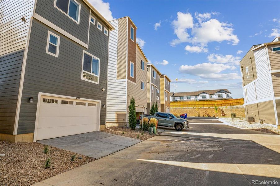 Image 2 of the Belleview Village community in Littleton, CO.