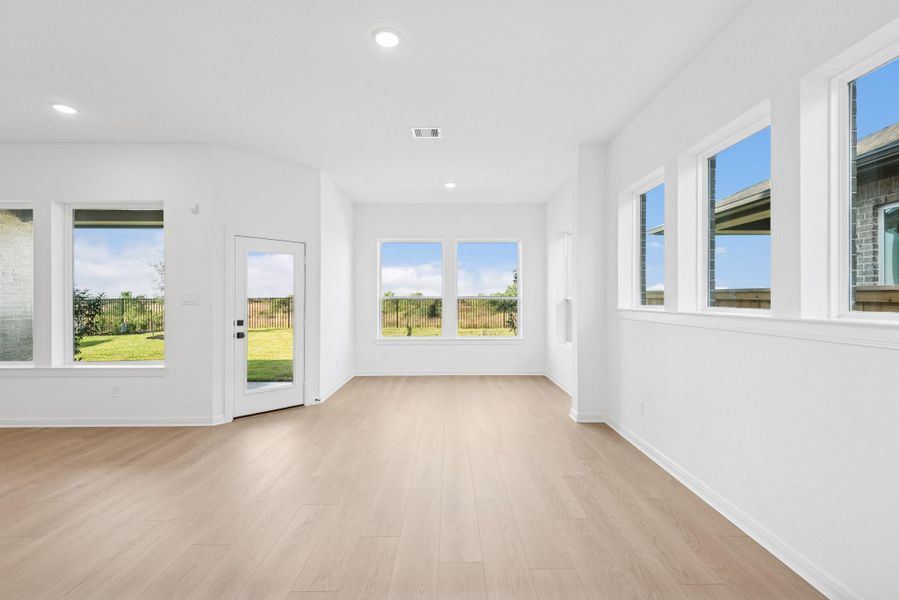Spacious, unfurnished interior of a new home in The Grand Prairie 50’, Hockley (Image 19). Spacious, unfurnished interior of a new home in The Grand Prairie 50’, Hockley (Image 19).