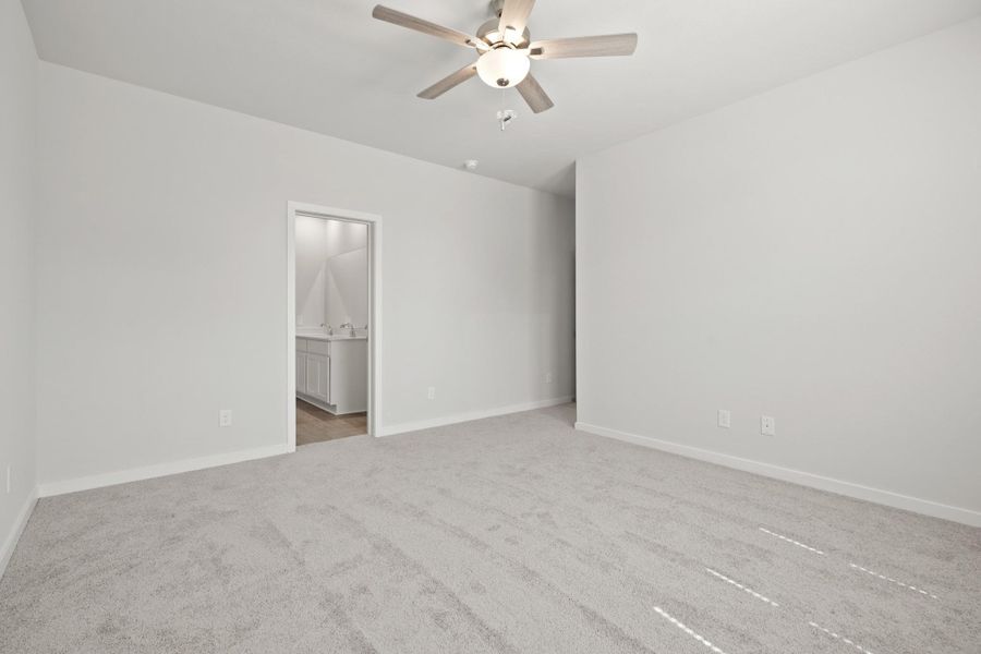 Spacious, unfurnished interior of a new home in Pearlbrook, Texas City (Image 18).