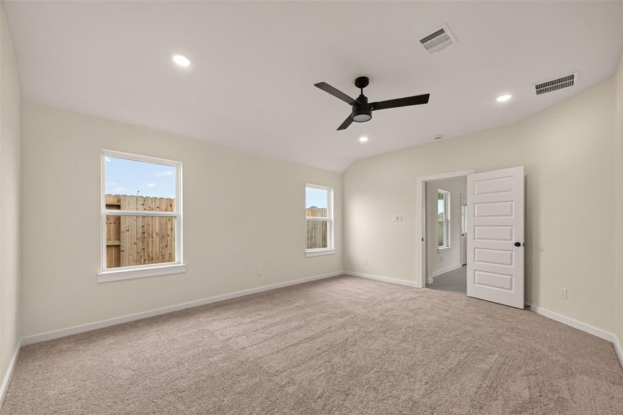Spacious, unfurnished interior of a new home in Foxtail Palms, Manvel (Image 41). Spacious, unfurnished interior of a new home in Foxtail Palms, Manvel (Image 41).
