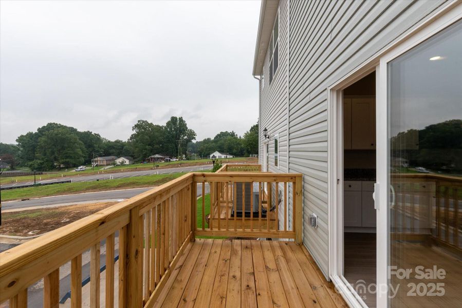 Exterior details and patio area of a home in Rhyne Court, Gastonia (Image 20).