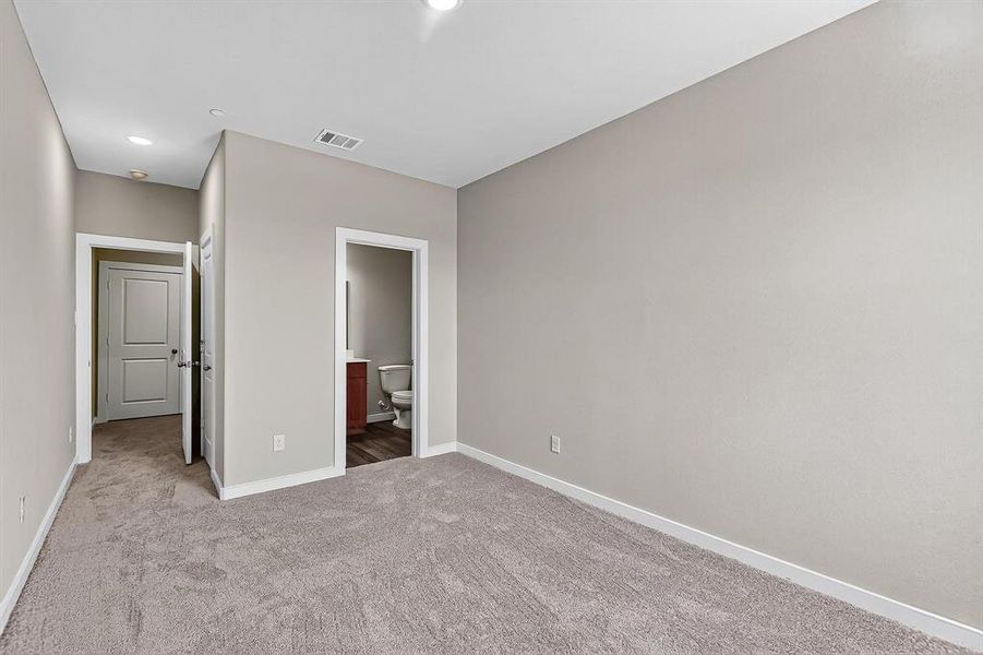Spacious, unfurnished interior of a new home in Solterra Texas, Mesquite (Image 27). Spacious, unfurnished interior of a new home in Solterra Texas, Mesquite (Image 27).