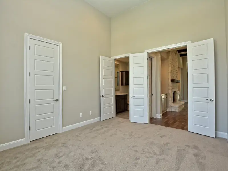 Representative unfurnished interior of a home built from the Santa Barbara II by Giddens Homes in Scofield Farms Estates, Georgetown (Image 105).