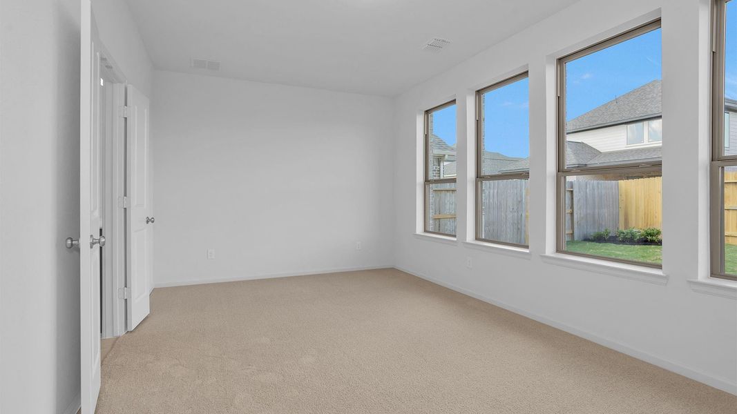 Spacious, unfurnished interior of a new home in Brookewater 40', Rosenberg (Image 6). Spacious, unfurnished interior of a new home in Brookewater 40', Rosenberg (Image 6).