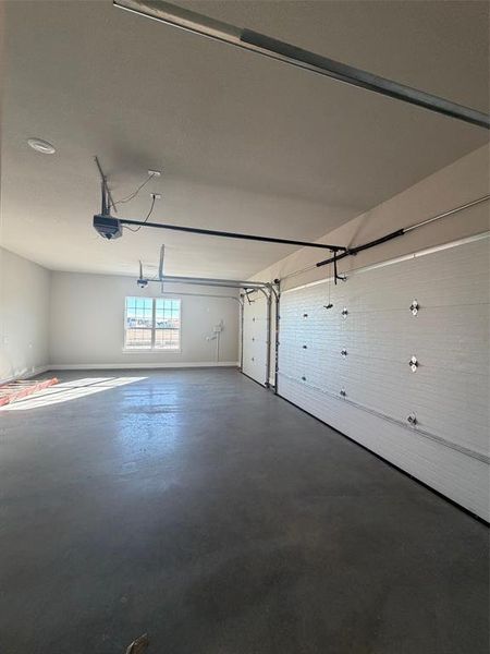 Spacious, unfurnished interior of a new home in Capitol Hill, Anna (Image 23).