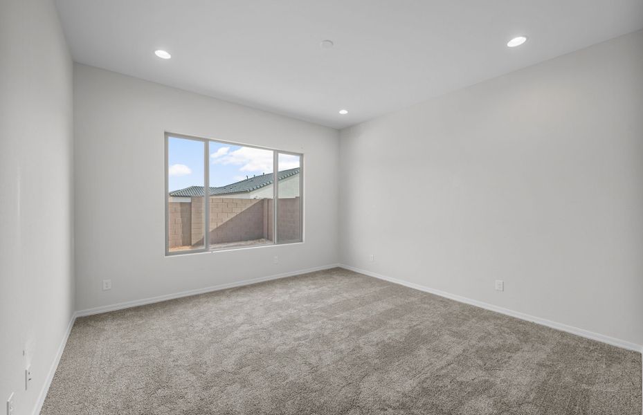 Spacious, unfurnished interior of a new home in Artisan at Asante, Surprise (Image 24).