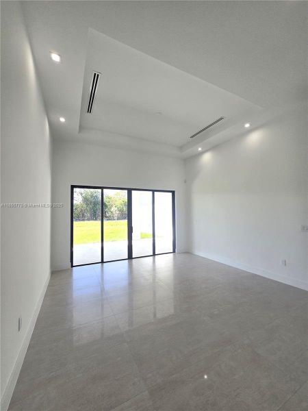 Spacious, unfurnished interior of a new home in , Homestead (Image 23).