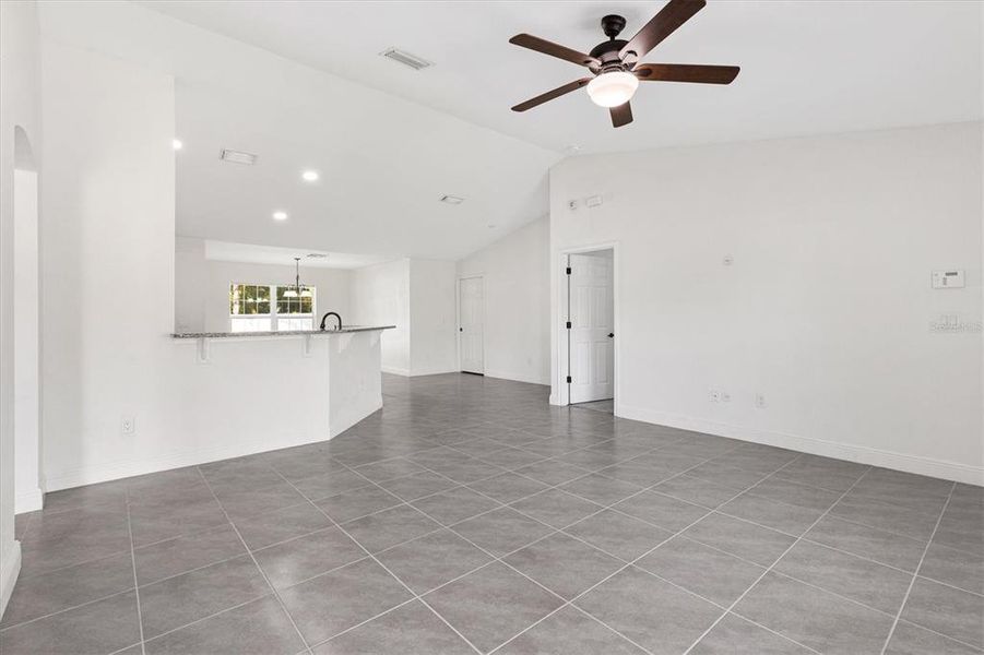 Spacious, unfurnished interior of a new home in , Summerfield (Image 26).