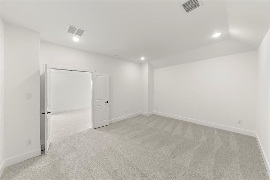Spacious, unfurnished interior of a new home in Painted Tree, McKinney (Image 17).