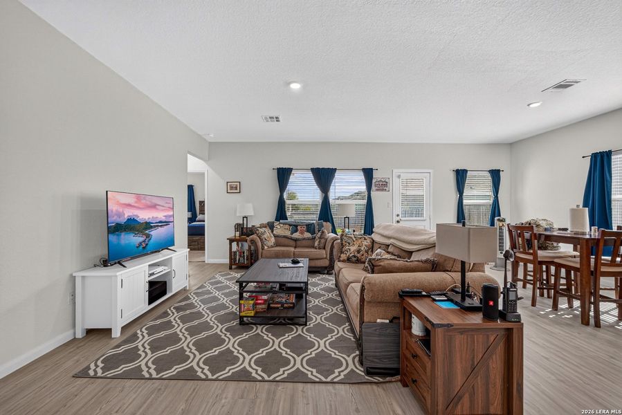 Furnished interior view inside a new home in Silos: Barrington Collection, San Antonio (Image 15).