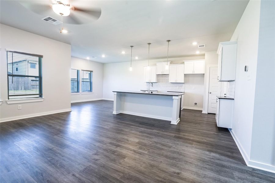 Spacious, unfurnished interior of a new home in Glendale Lakes, Arcola (Image 37). Spacious, unfurnished interior of a new home in Glendale Lakes, Arcola (Image 37).