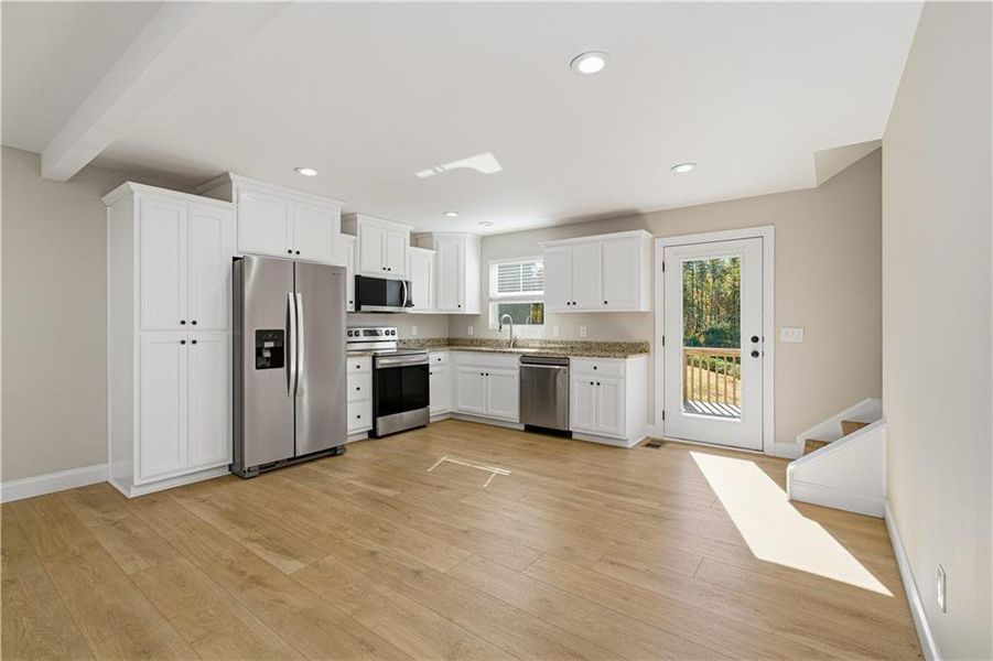 Spacious, unfurnished interior of a new home in , Dahlonega (Image 50).