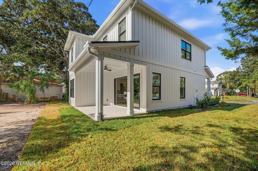 Exterior details and patio area of a home in , Jacksonville Beach (Image 31).