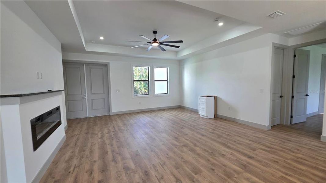 Spacious, unfurnished interior of a new home in , North Port (Image 6).