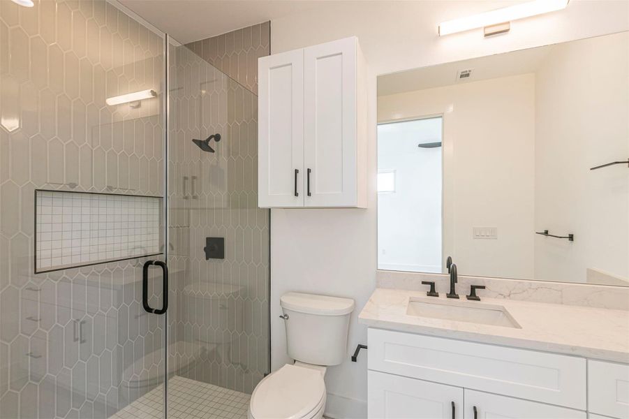 Furnished interior view inside a new home in , Horseshoe Bay (Image 12).