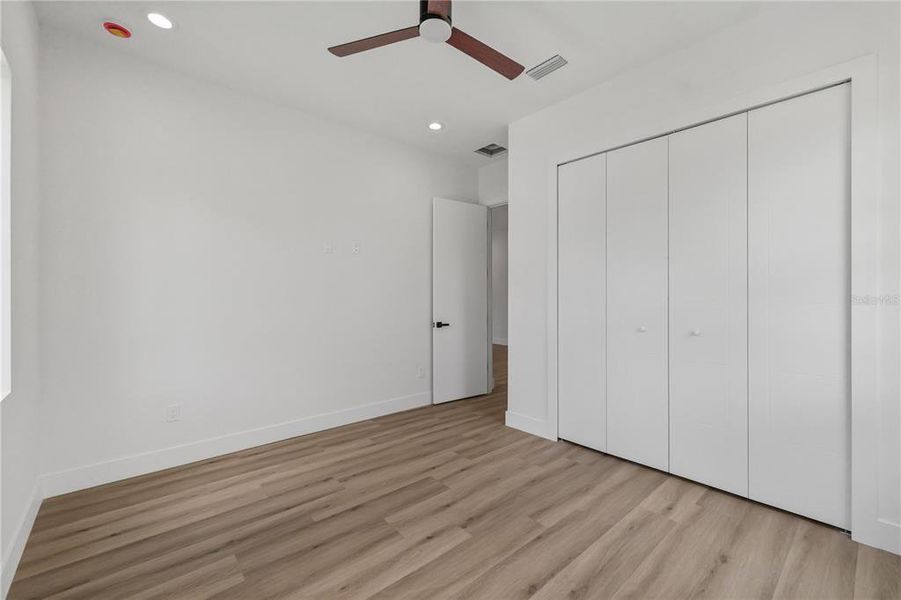 Spacious, unfurnished interior of a new home in , Tampa (Image 21).