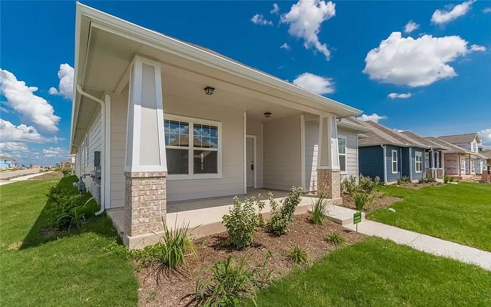 Exterior details and patio area of a home in Brooklands, Hutto (Image 3).