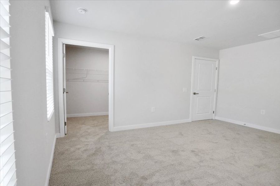 Spacious, unfurnished interior of a new home in Waverly Springs, Woodruff (Image 23).
